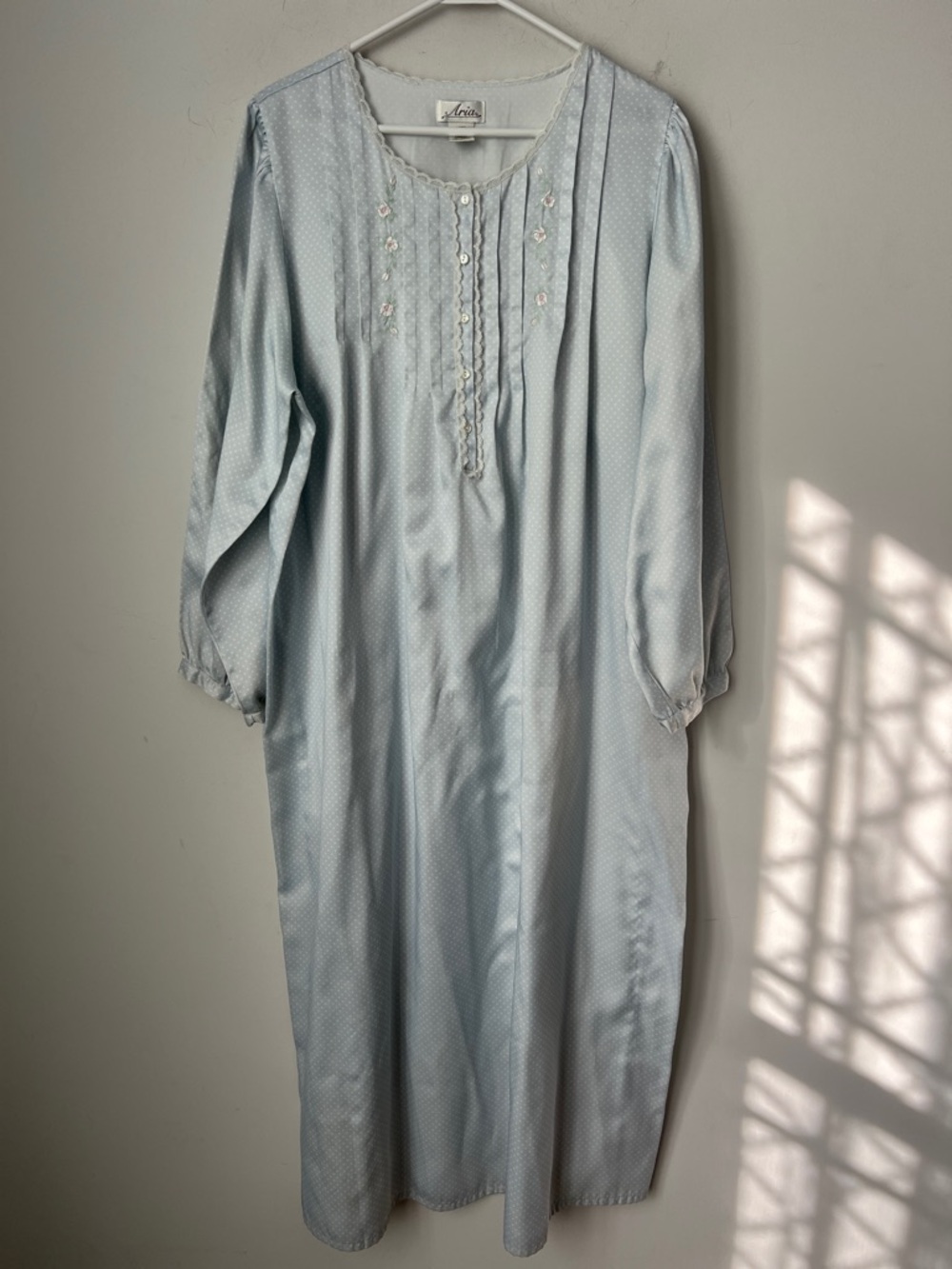 Vtg Aria nightgown light blue with delicate embroidered classic feminine 💙
